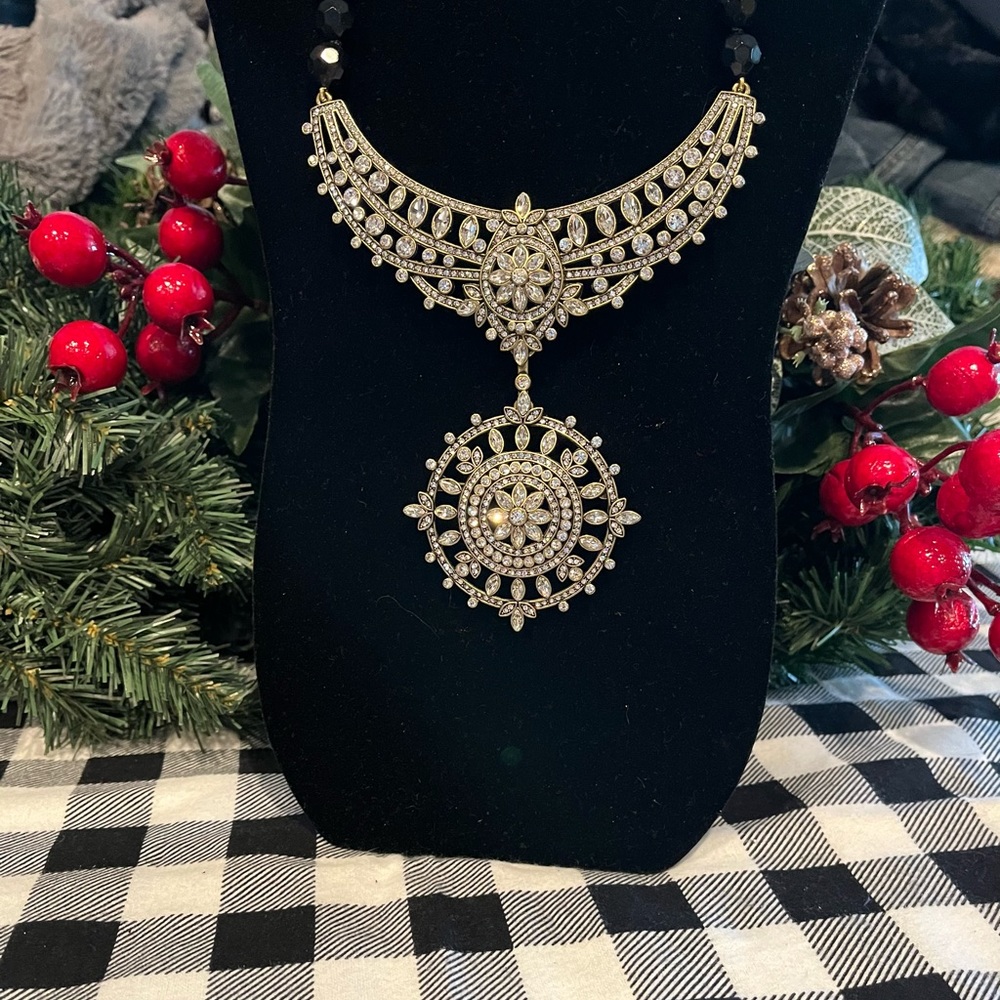 Heidi Daus NEW necklace with removable pin.  Swarovski Crystals  Great Gift
